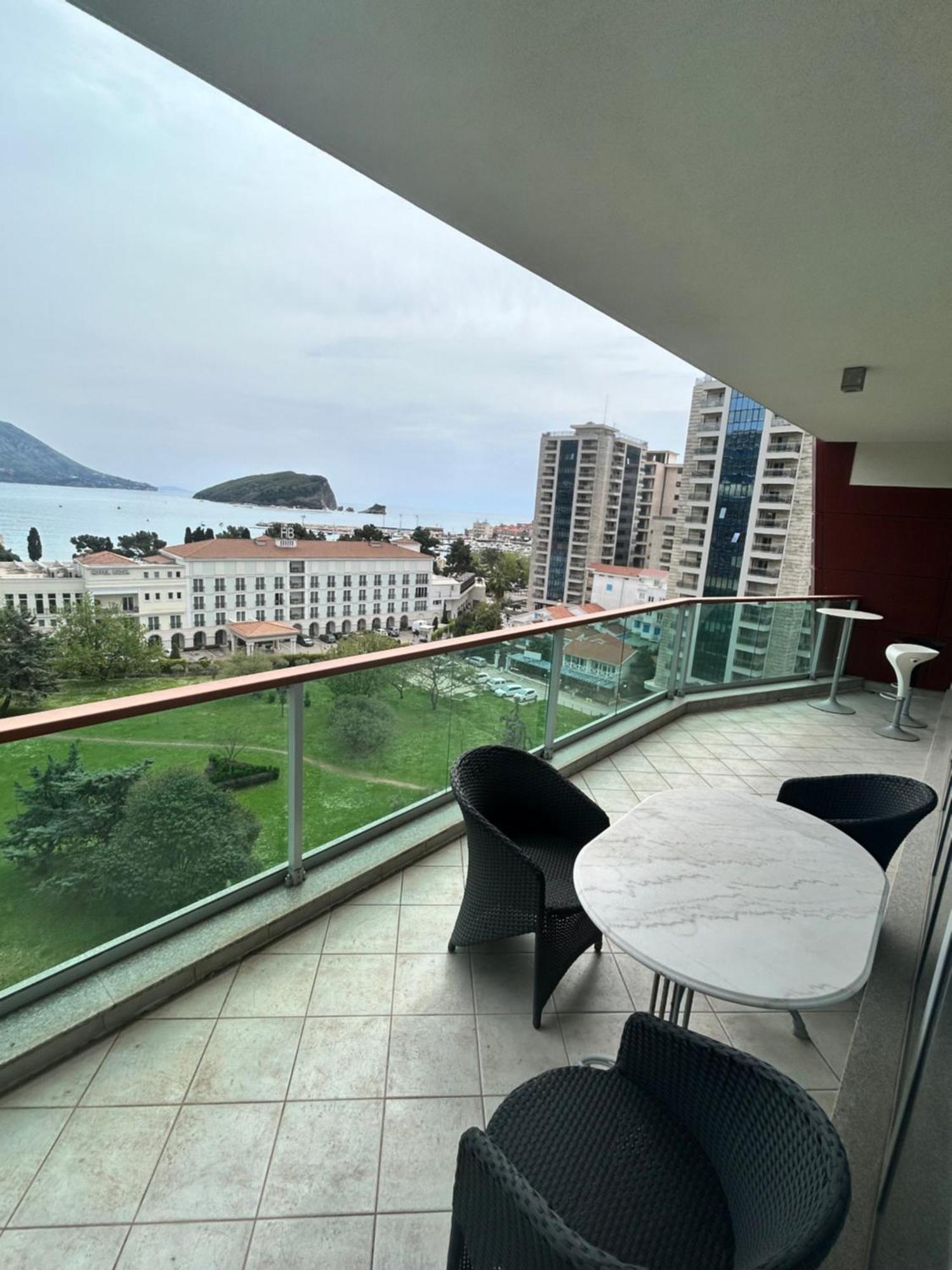 Apartments Krug Budva Bagian luar foto