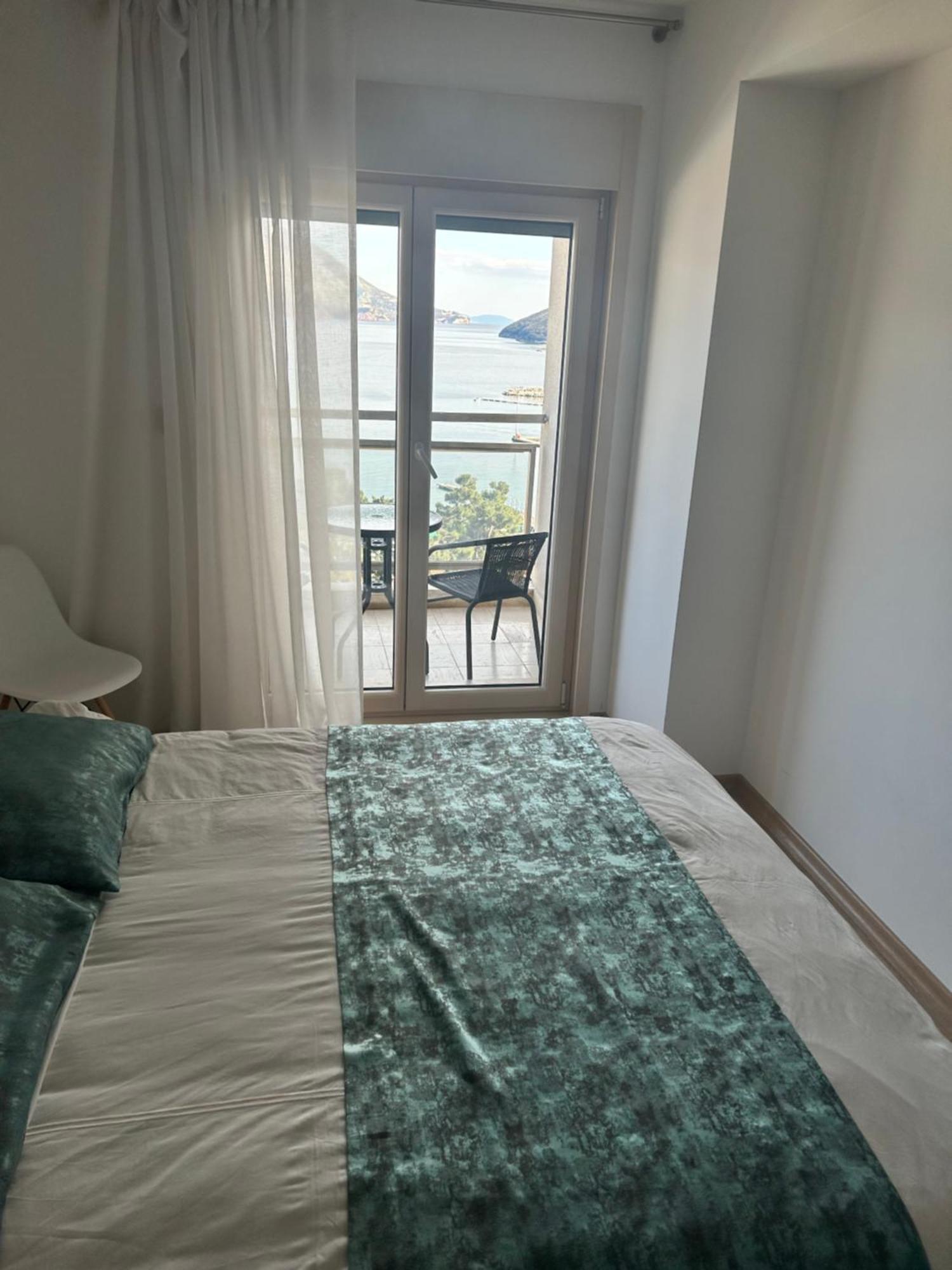 Apartments Krug Budva Bagian luar foto
